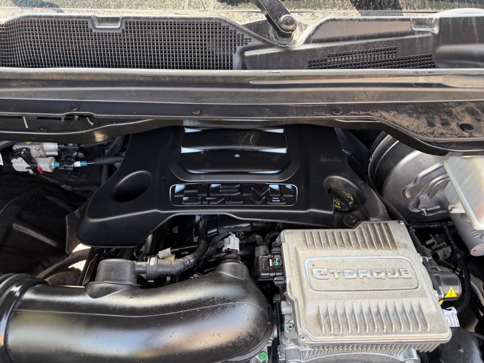 Used 2022 RAM 1500 Laramie AWD/4WD image 40