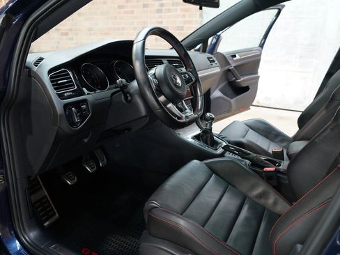 Used 2018 Volkswagen GTI SE w/ SE Leather Package image 36