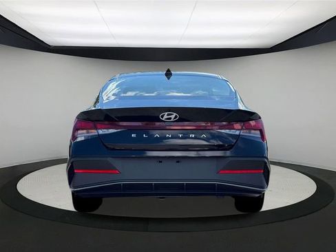 New 2026 Hyundai Elantra SE image 6