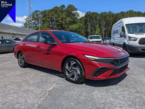 Used 2025 Hyundai Elantra Sport FWD image 1
