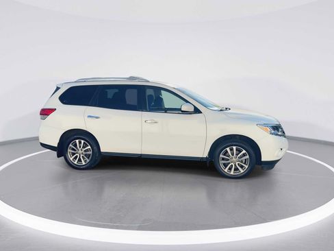 Used 2015 Nissan Pathfinder S FWD image 9