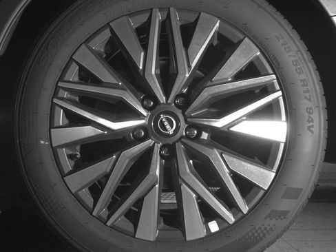 Used 2025 Nissan Altima 2.5 SV image 14