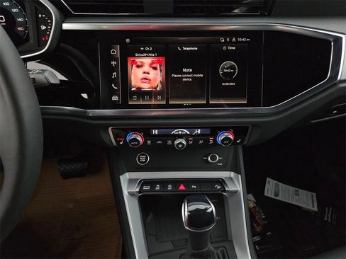 New 2025 Audi Q3 2.0T Premium image 15