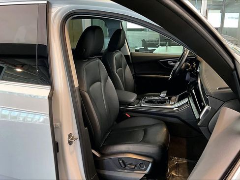 Used 2023 Audi Q7 2.0T Premium Plus w/ Premium Plus Package AWD/4WD image 9