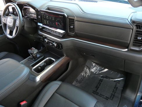 Used 2024 GMC Sierra 1500 SLT w/ SLT Premium Package AWD/4WD image 14