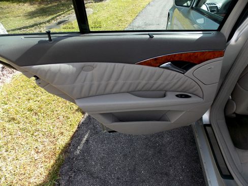 Used 2005 Mercedes-Benz E 500 4dr Sdn 5.0L 4MATIC image 19