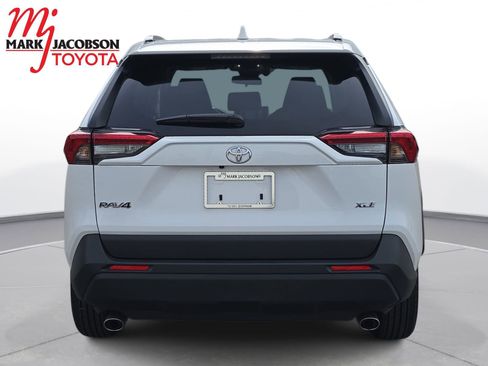 Used 2025 Toyota RAV4 XLE image 11