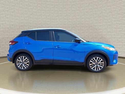 Certified 2023 Nissan Kicks SV FWD image 4