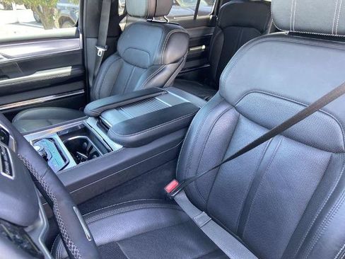Used 2023 Jeep Grand Wagoneer 4WD w/ Flexible Seating Group image 16