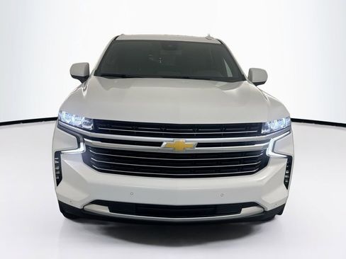Used 2023 Chevrolet Suburban LT RWD image 2