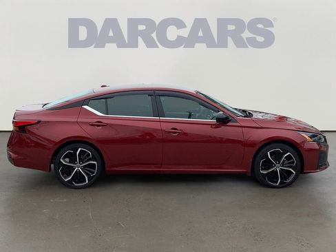 Used 2024 Nissan Altima 2.5 SR image 8