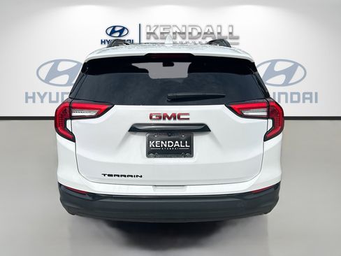 Used 2022 GMC Terrain SLT w/ Elevation Edition FWD image 5