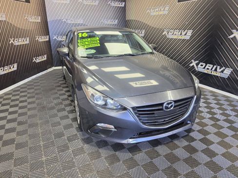Used 2016 MAZDA MAZDA3 i Sport FWD image 3