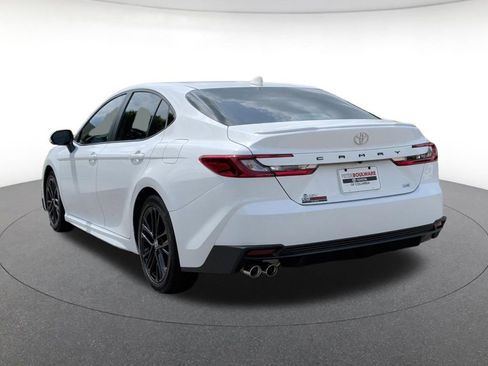 Used 2026 Toyota Camry SE FWD image 4