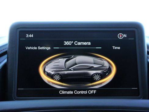 Used 2018 Aston Martin DB11 Coupe image 25