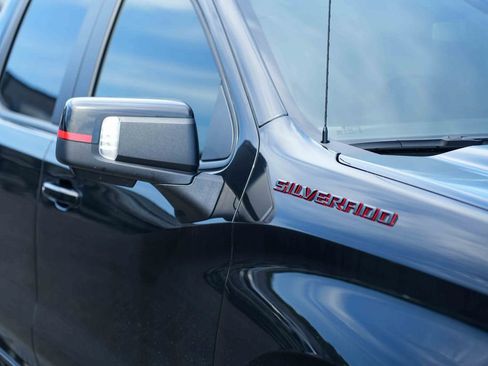 Used 2025 Chevrolet Silverado 1500 RST w/ Redline Edition AWD/4WD image 9