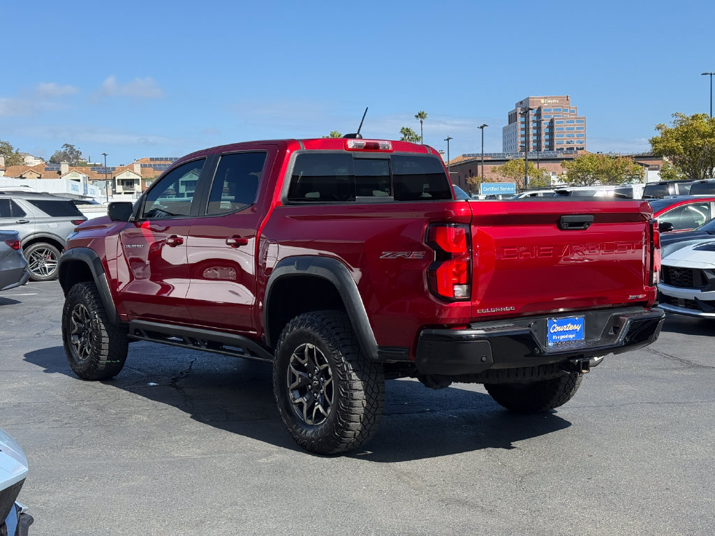 Used 2024 Chevrolet Colorado ZR2 w/ ZR2 Convenience Package III AWD/4WD image 9