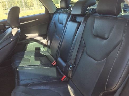 Used 2019 Ford Fusion Titanium FWD image 10