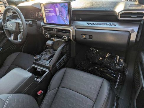 Used 2025 Toyota Tacoma TRD Sport w/ TRD Sport Premium Package image 22