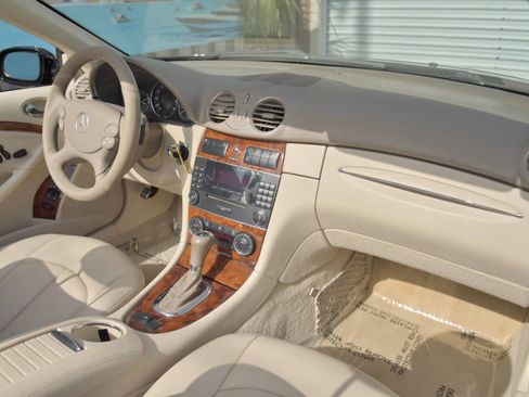 Used 2009 Mercedes-Benz CLK 350 Cabriolet image 37