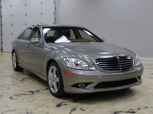 Used 2009 Mercedes-Benz S 550 image 2