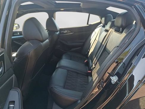 Used 2023 Nissan Maxima SR w/ Sport Mat Group FWD image 12