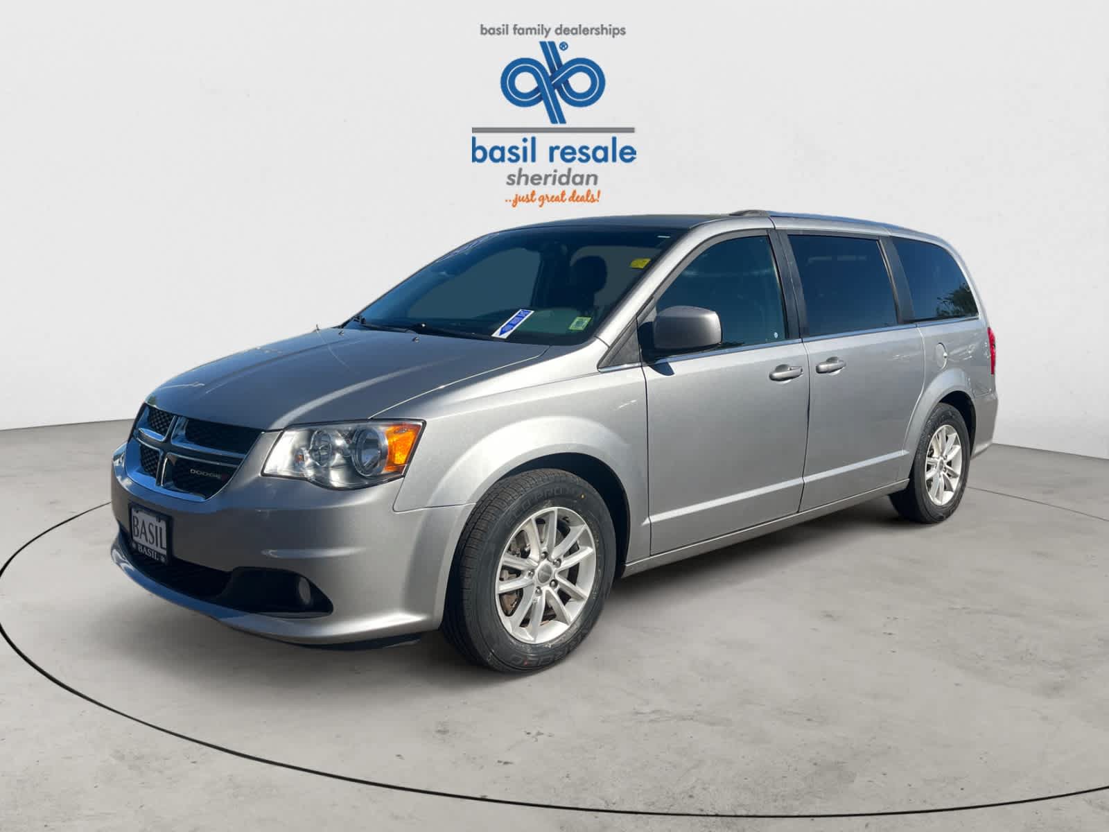 Used 2019 Dodge Grand Caravan SXT FWD image 2