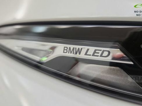 Used 2025 BMW X7 xDrive40i w/ M Sport Package AWD/4WD image 32