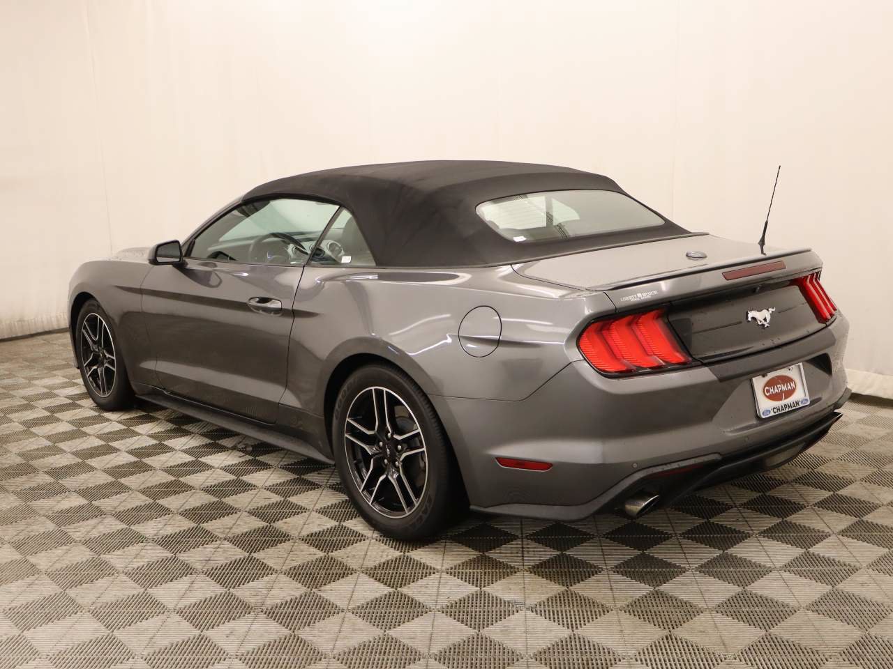 Used 2021 Ford Mustang Premium RWD image 3