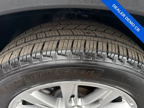 Used 2025 Ford Explorer Active w/ Active Comfort Package image 19