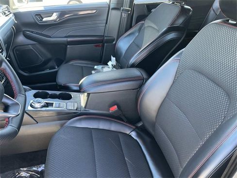 Used 2025 Ford Escape ST-Line w/ Equipment Group 301A image 24