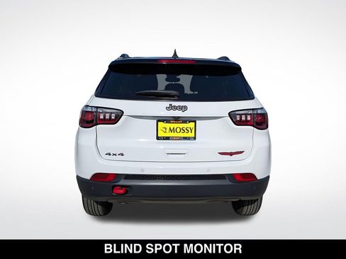 Used 2024 Jeep Compass Trailhawk AWD/4WD image 4