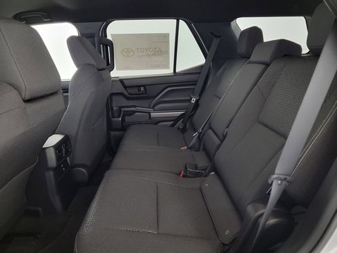New 2026 Toyota 4Runner SR5 AWD/4WD image 11