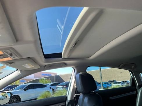Used 2020 Honda Civic Touring image 5