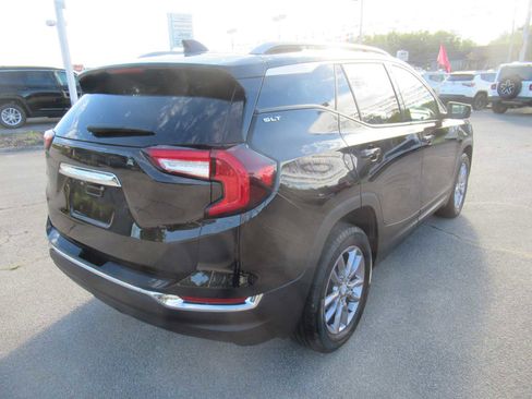 Used 2023 GMC Terrain SLT image 10