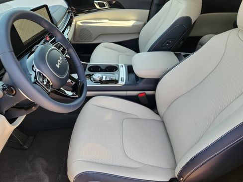 New 2026 Kia Carnival SX Prestige FWD image 9