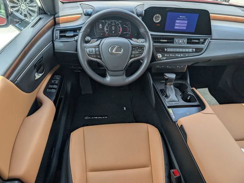 Used 2025 Lexus ES 350 w/ Premium Package FWD image 3