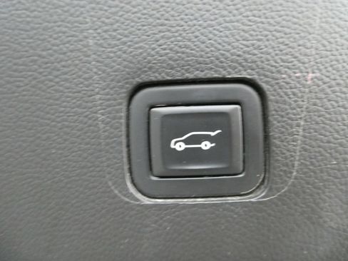 Certified 2021 Chevrolet Traverse LT AWD/4WD image 18