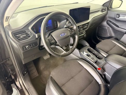 Used 2025 Ford Escape SE FWD image 40