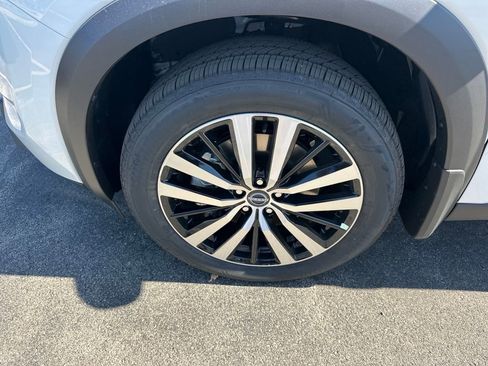 New 2025 Nissan Pathfinder Platinum w/ Cargo Package image 39