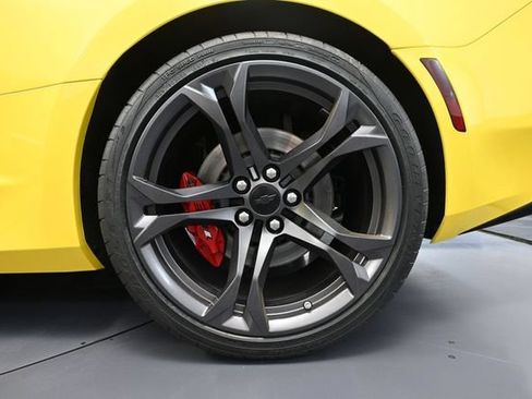 Used 2017 Chevrolet Camaro SS RWD image 15