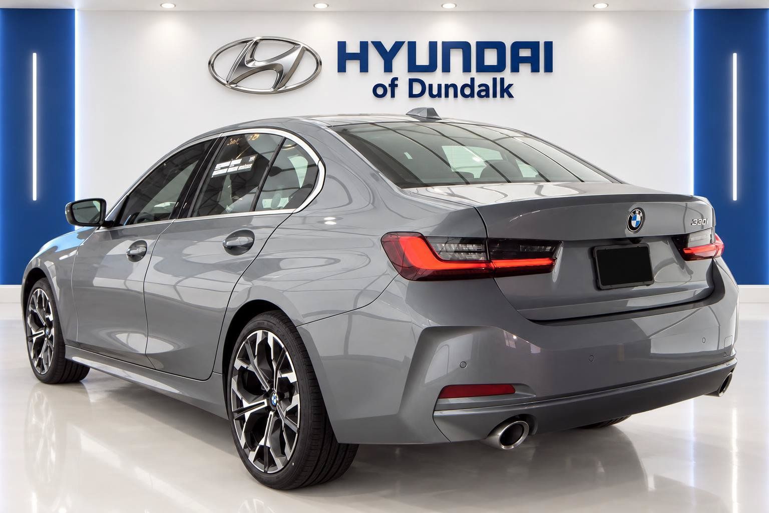 Used 2026 BMW 330i Sedan RWD image 2