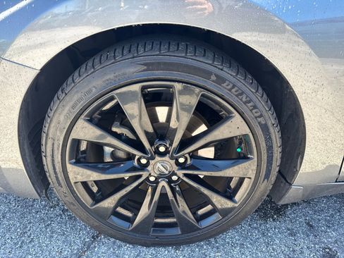 Certified 2023 Nissan Maxima SR w/ Sport Mat Group image 10