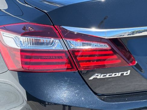 Used 2016 Honda Accord LX image 24