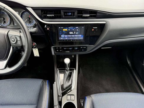 Used 2017 Toyota Corolla SE w/ Carpet Mat Package (TMS) image 18