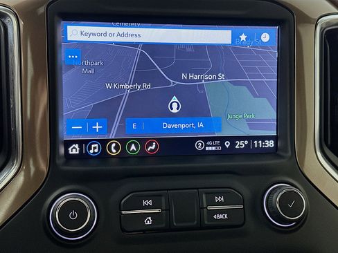 Used 2022 Chevrolet Silverado 1500 High Country w/ Technology Package image 13