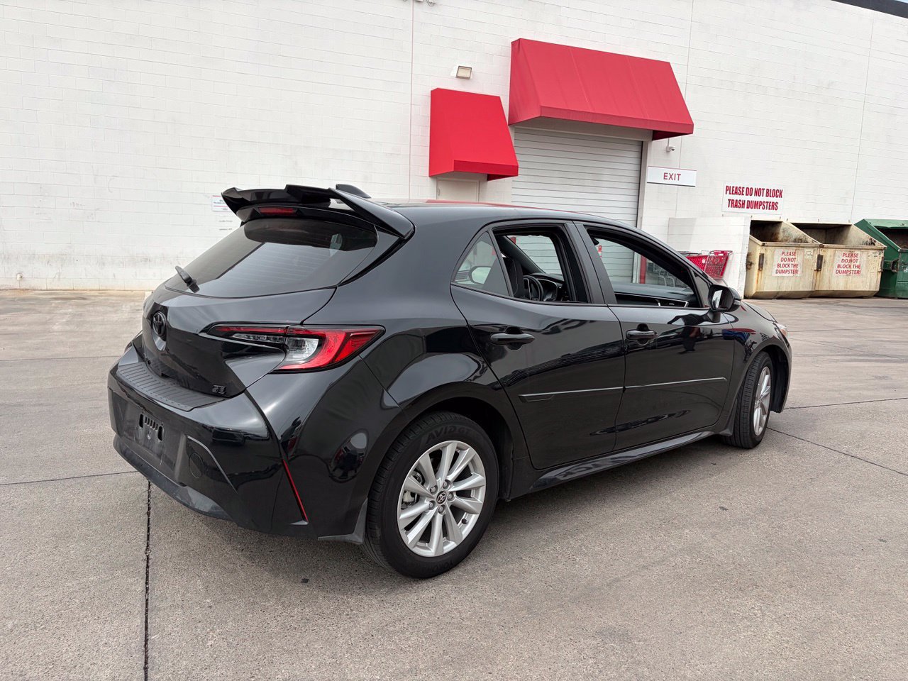 Used 2026 Toyota Corolla SE FWD image 2