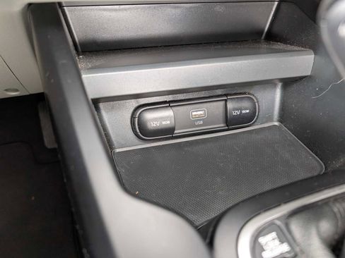 Certified 2023 Kia Soul LX image 28