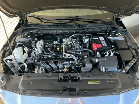 Used 2024 Nissan Altima 2.5 SR FWD image 37