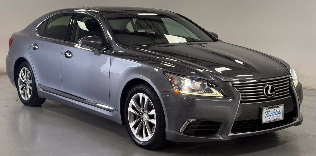 Used 2016 Lexus LS 460 AWD w/ Comfort Package image 6